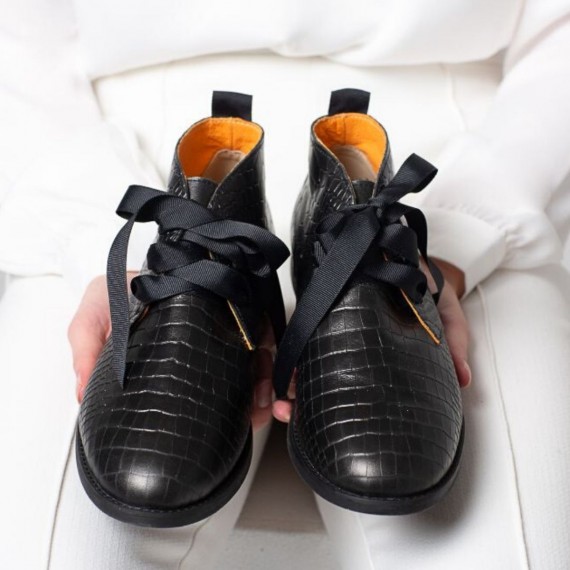 Black ankle-length shoes -...