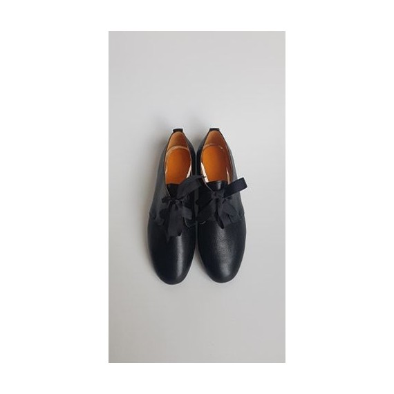 Black shoes - delicate leather